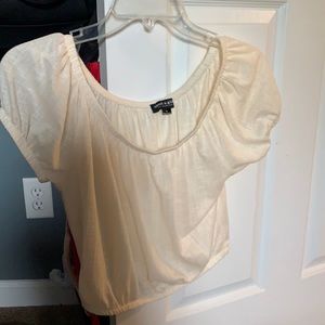 About a glance crop top cream color